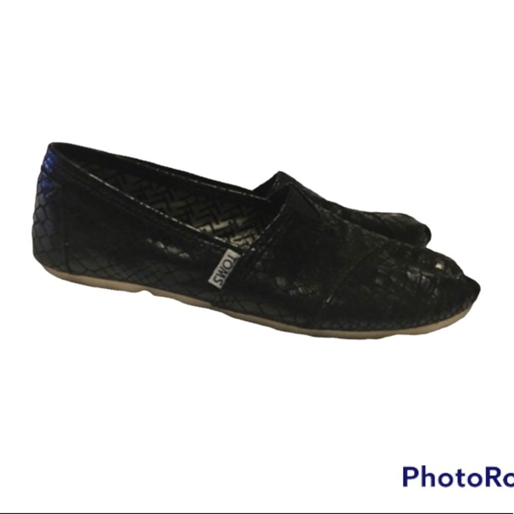 TOMS snakeskin inspired, black with white soles